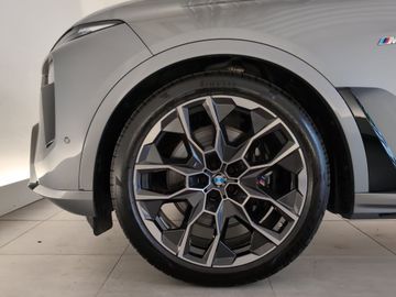 BMW X7 - 10