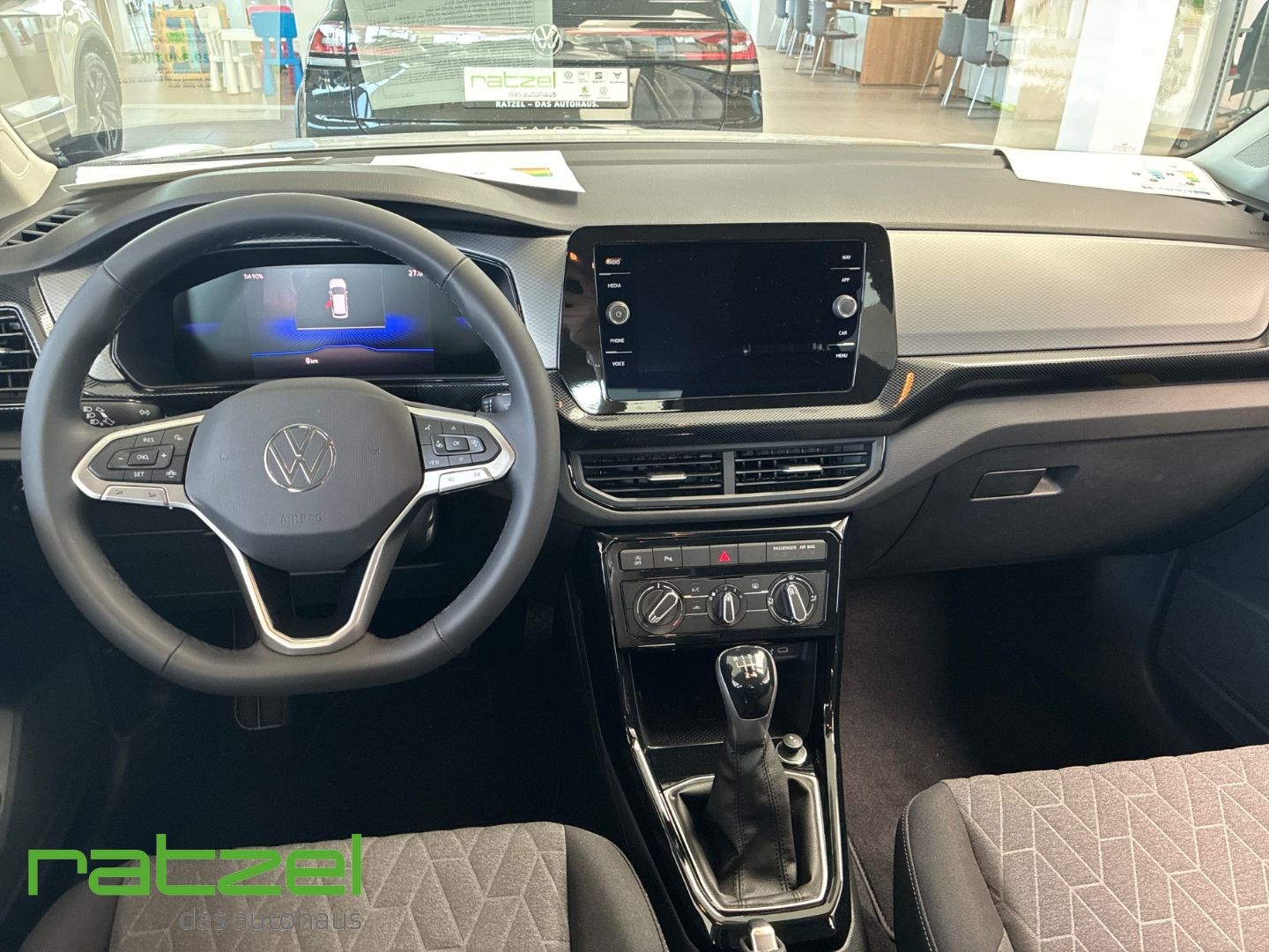 Fahrzeugabbildung Volkswagen T-Cross LIFE 1.0 TSI NAVI+PDC+LED+Allwetterreife