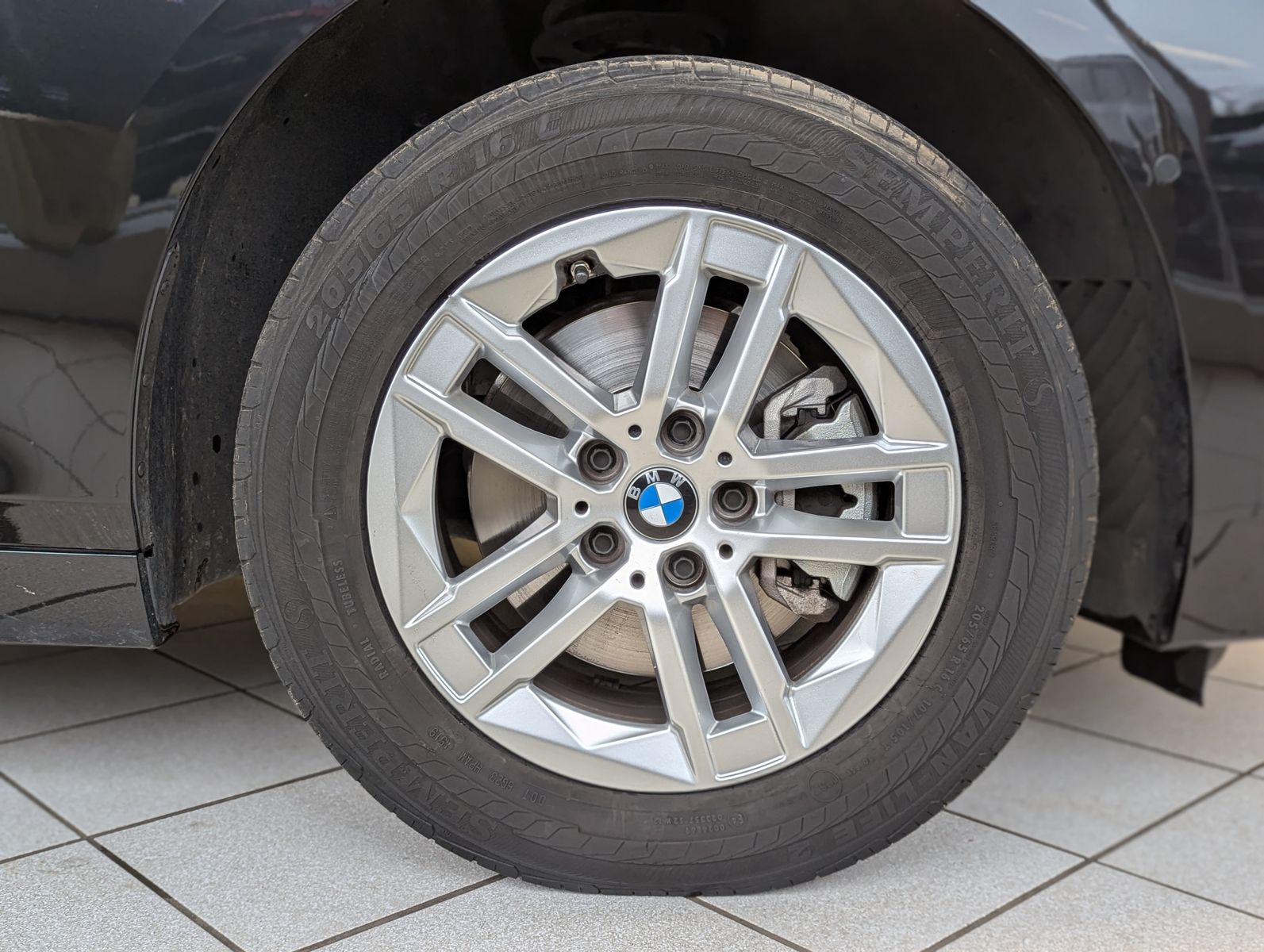 BMW 220 Active Tourer Aut AHK Pano Cam Travel-Paket - Image 10