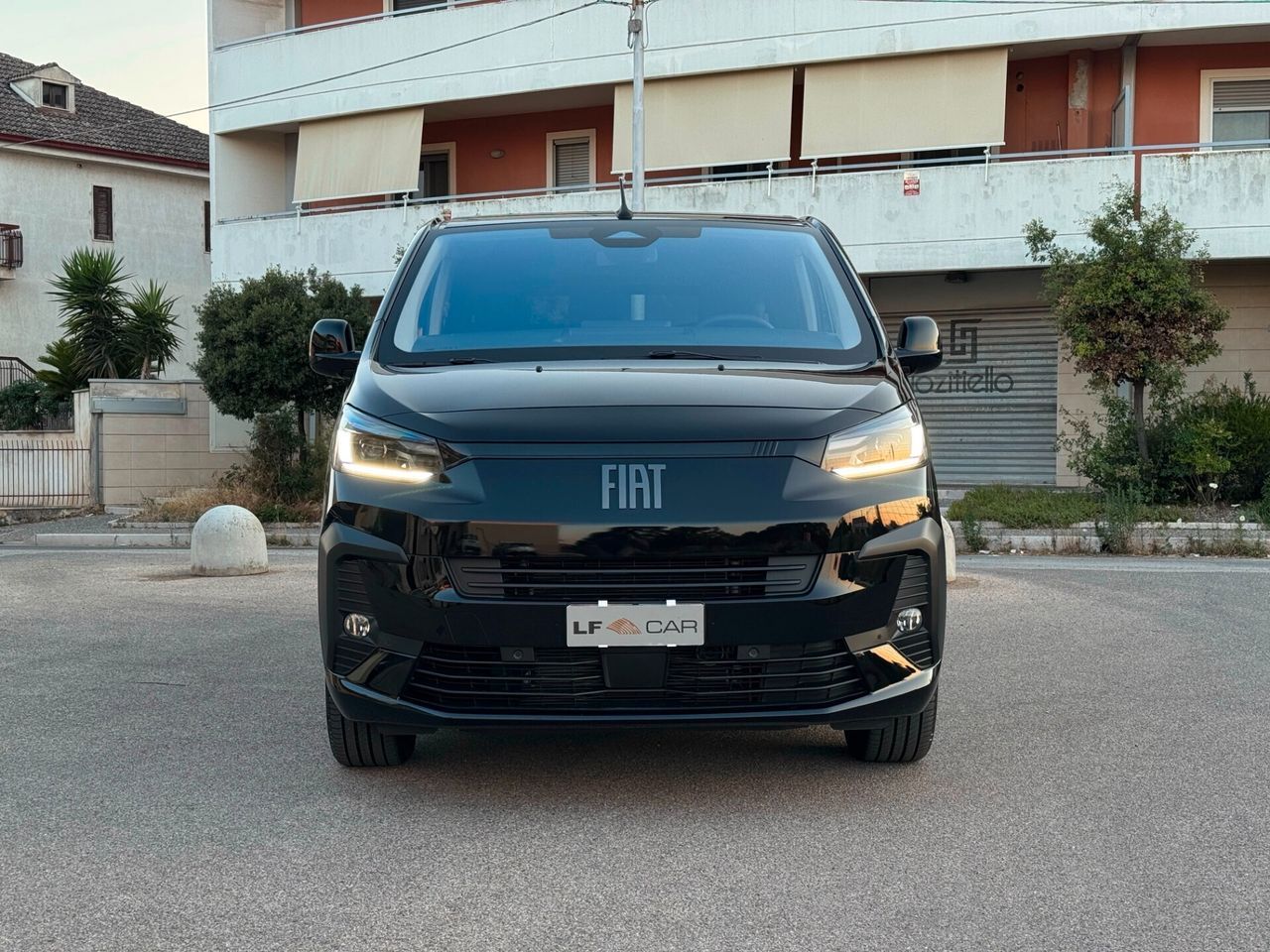 Fiat Ulysse 2.0 BlueHDi 177 cv AT8 L3H1 Combi 9 imagem 2