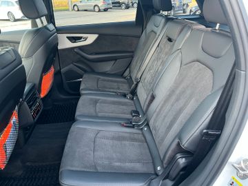 Audi Q7 - 11