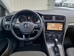Fahrzeugabbildung Volkswagen e-Golf VII Lim. Navi LED SiHz PDC ACC Wärmepumpe