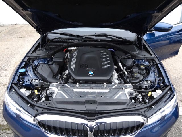 Fahrzeugabbildung BMW 330d xDrive Sport Line/Virtual/AHK/Kam/Leder/1.H