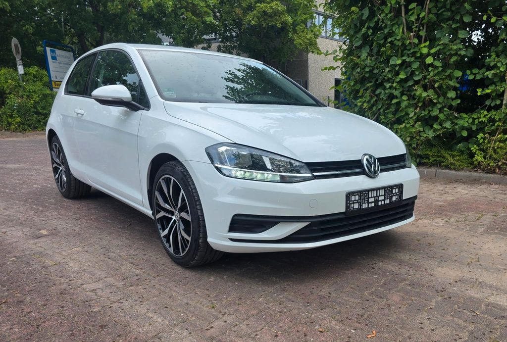 Image of Volkswagen Golf