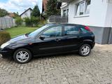 Ford Focus mit neuem Tüv und wenig Kilomet... - gebrauchte Ford Focus aus dem Jahr 2001