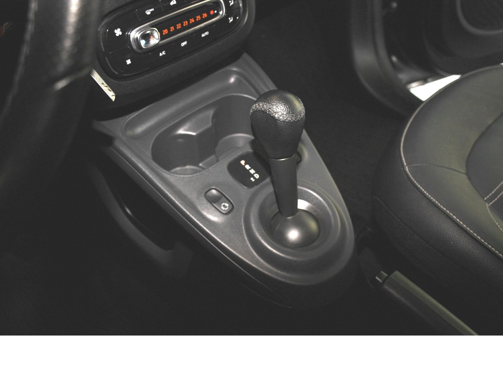 Fahrzeugabbildung Smart ForFour Prime 66KW*Twinamic*Faltdach*Navi*Kamera