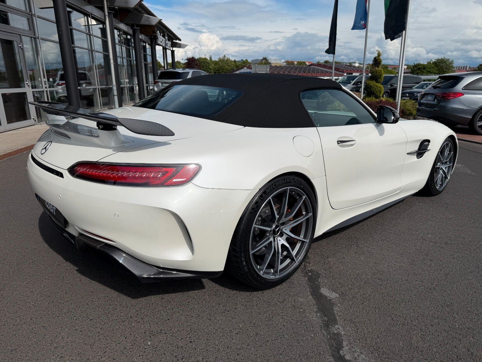 Fahrzeugabbildung Mercedes-Benz AMG GT C Roadster+GTR+Umbau+Keramik+Distr+RFK