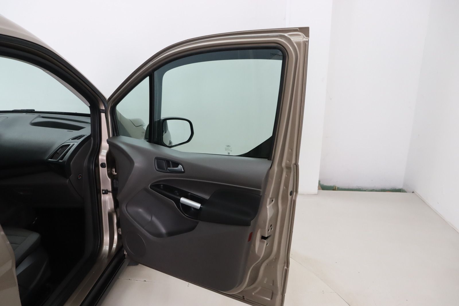Fahrzeugabbildung Ford Grand Tourneo Connect 1.5 ECOBLUE Titanium