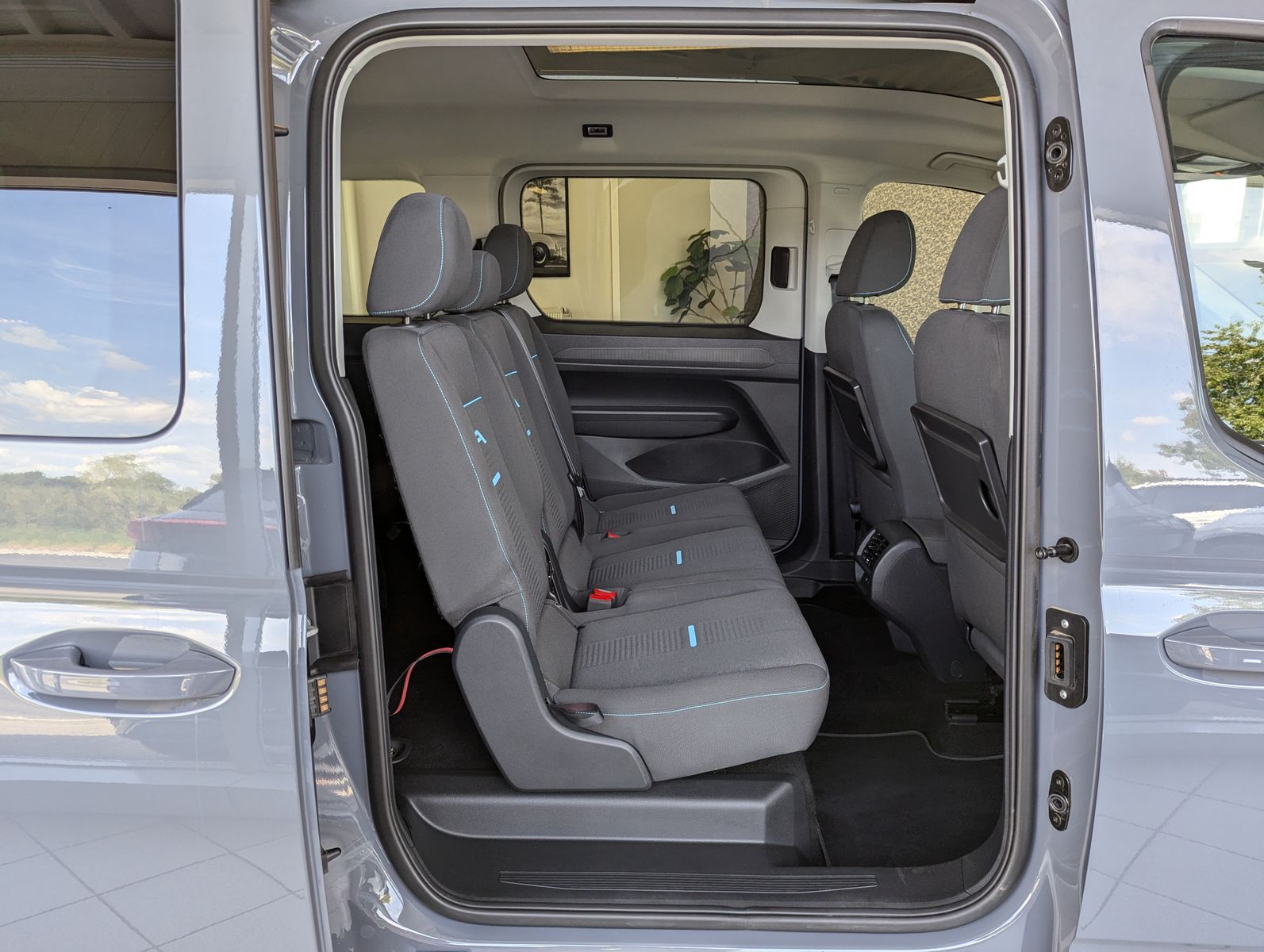 FORD Grand Tourneo L2 Active 7-Sitz Bi-LED Pano AHK - Image 18