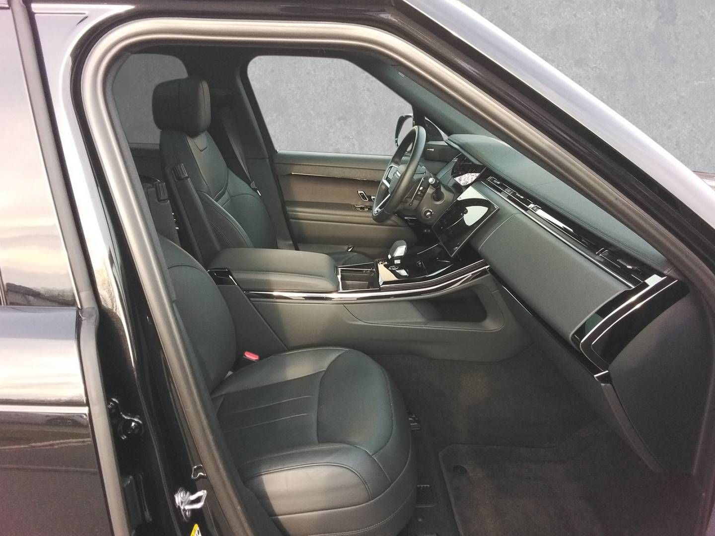 Fahrzeugabbildung Land Rover Range Rover Sport D250 SE