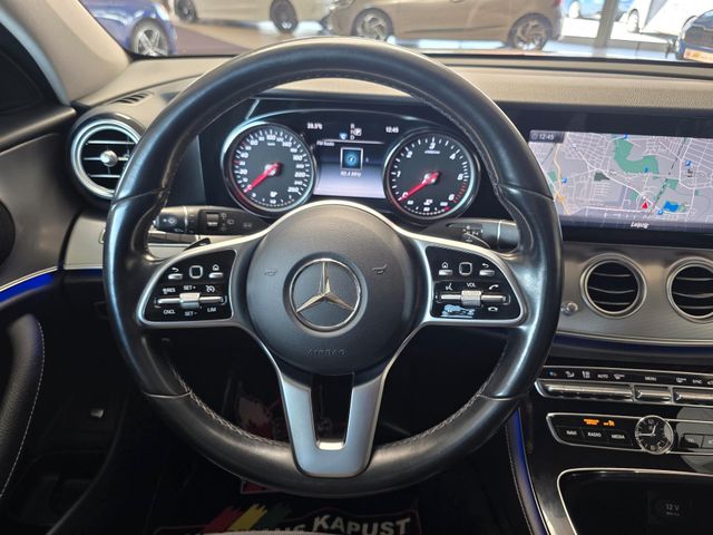 MERCEDES-BENZ E 220 — Foto 18