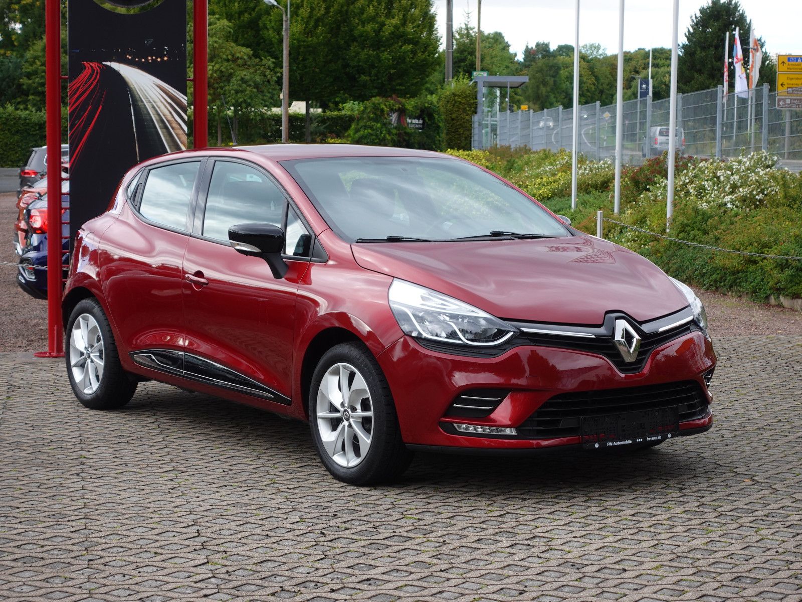 Fahrzeugabbildung Renault Clio ENERGY TCe 120 Limited I.Hand Service NEU
