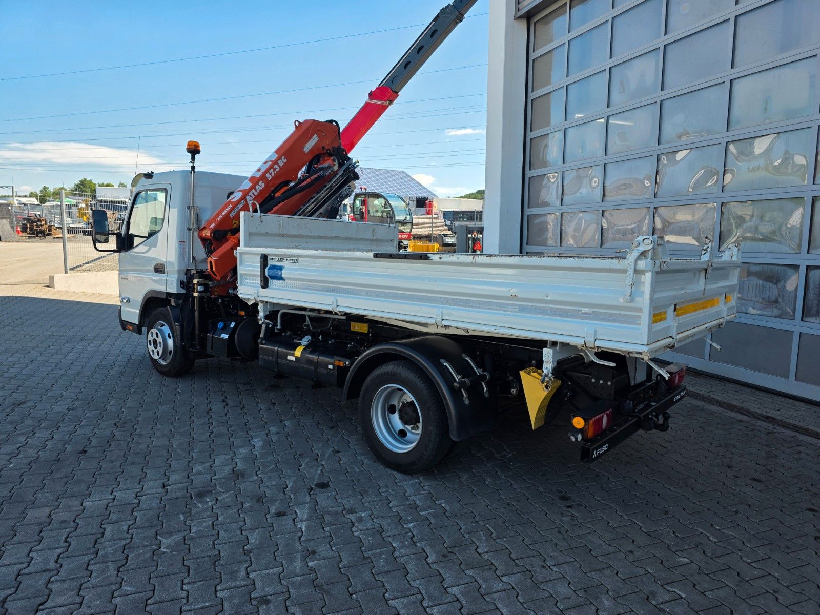Fahrzeugabbildung Mitsubishi Fuso Canter 7C18 KK Atlas 57.3RC-A2 Funk AHK