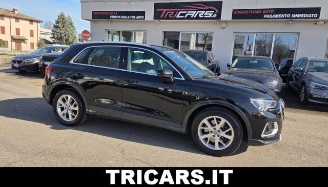 AUDI AUDI Q3 40 TFSI quattro S tronic Business Advanc