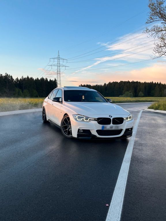 Image of BMW 330