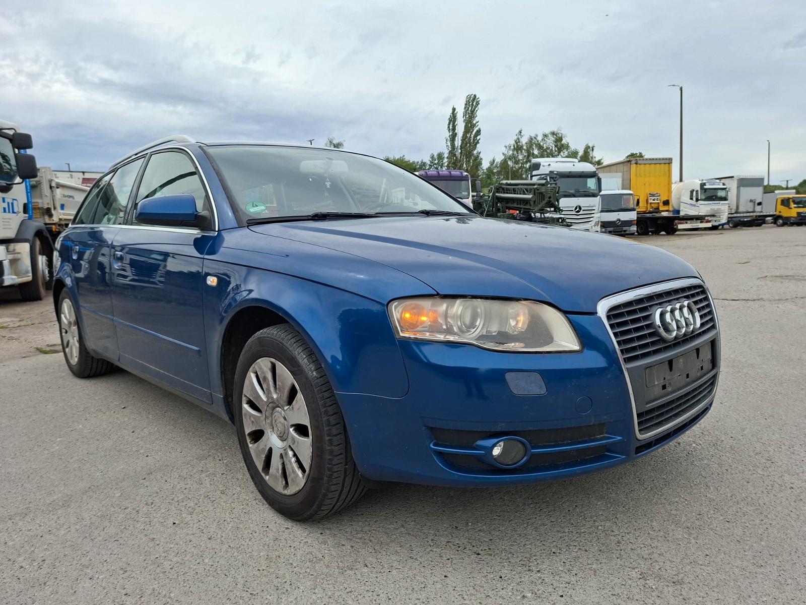 Audi A4 2005 — interior