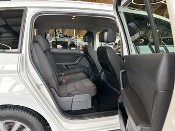 MYAUTOCENTER – Gebraucht- und Jahreswagen mit Werkstattservice in Pfaffenhofen Volkswagen Touran *R-Line*Sport*ACC*NAVI*2-ZONEN*LED*