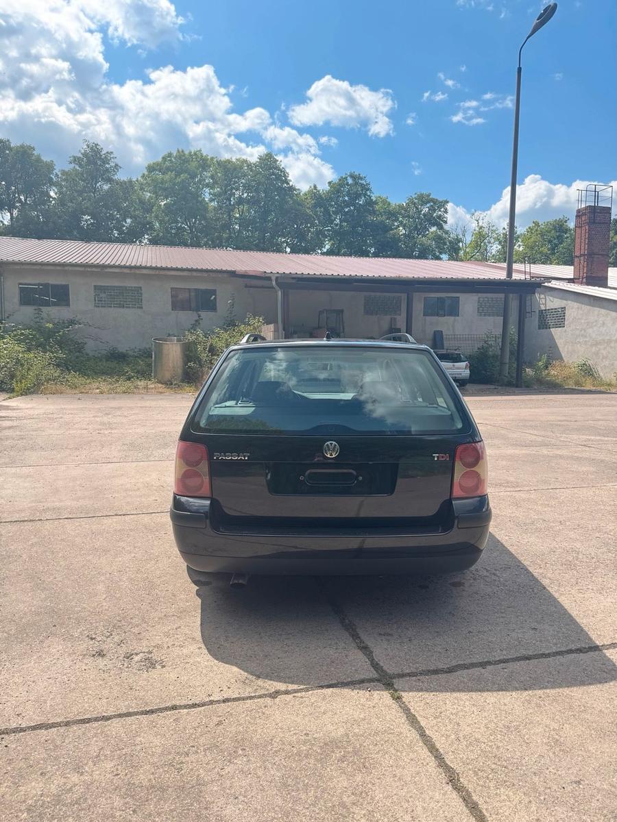 Volkswagen Passat 2004 — photo 6
