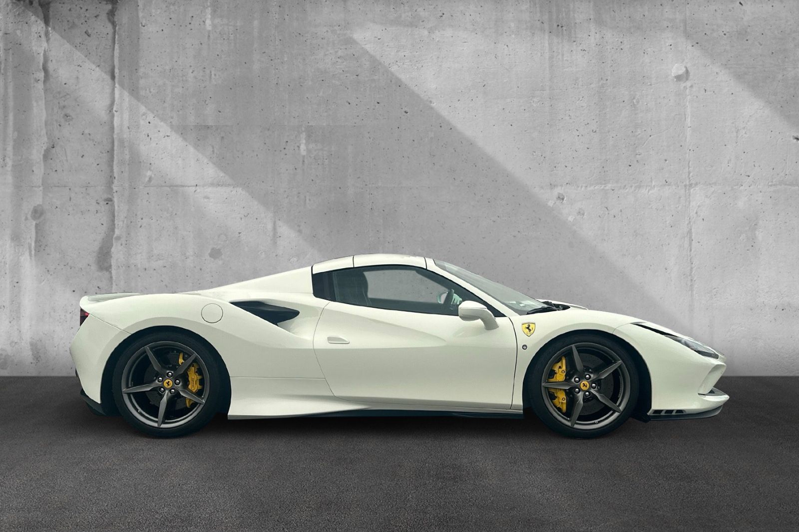 Fahrzeugabbildung Ferrari F8 Spider*Dt.Auto*Lift*LED Lenkrad*JBL*Kamera
