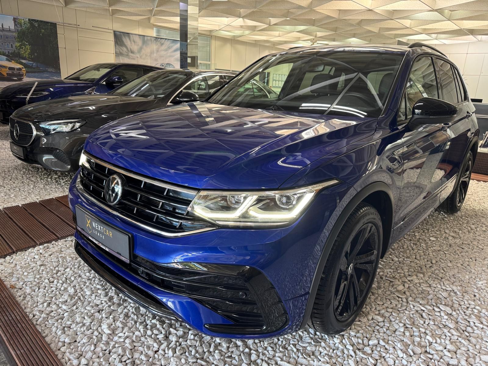Volkswagen Tiguan R-Line 4Motion Black