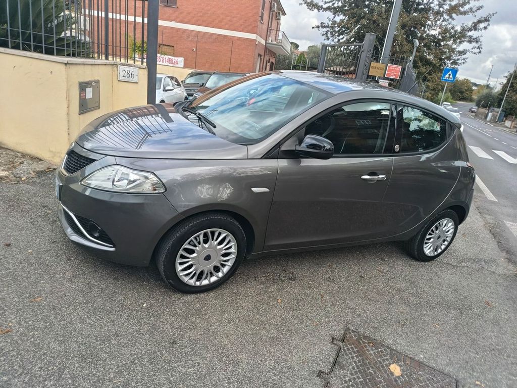 Image of Lancia Ypsilon