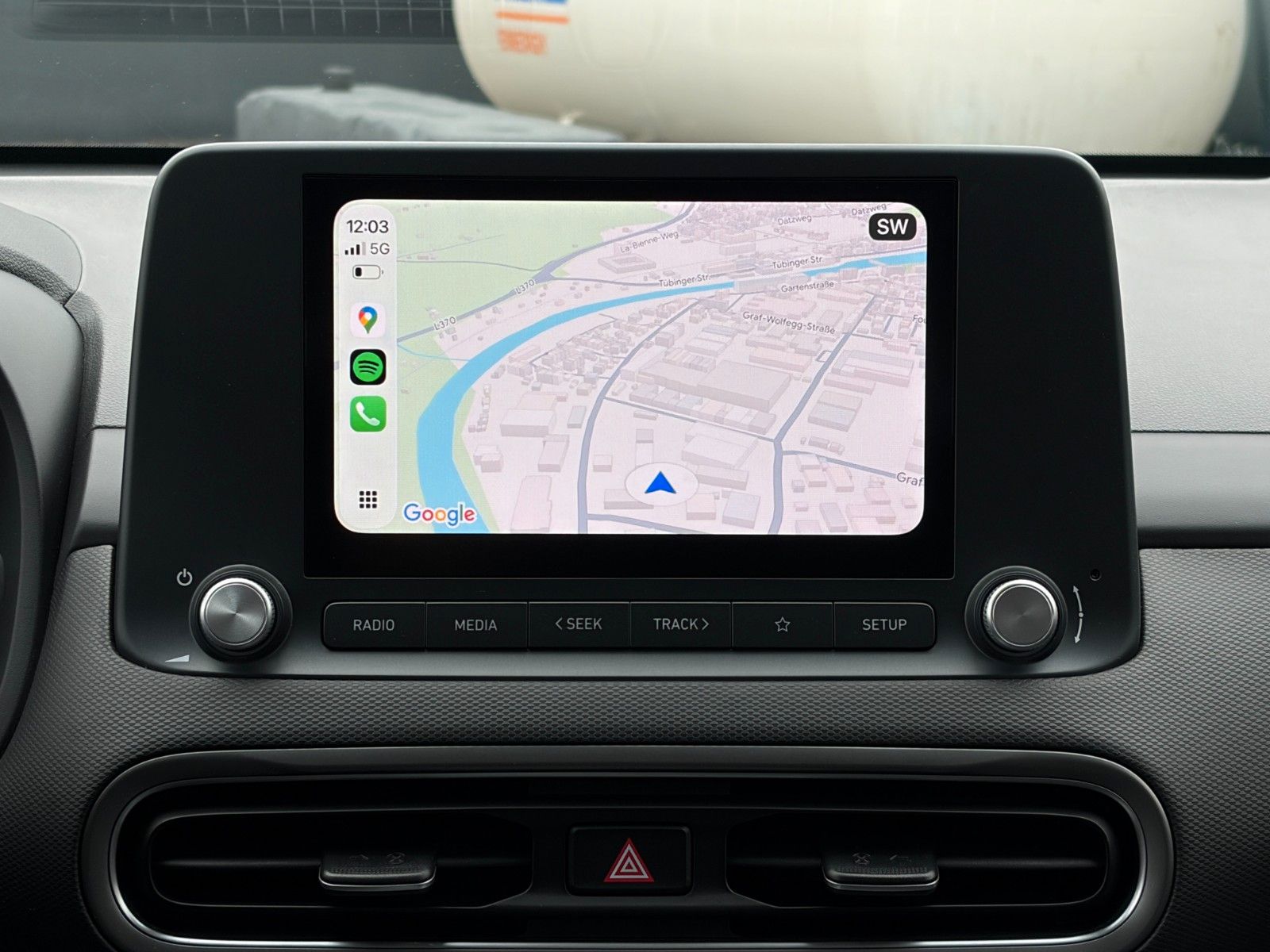 Fahrzeugabbildung Hyundai Kona Select Elektro Kamera CarPlay ACC SHZ LHZ