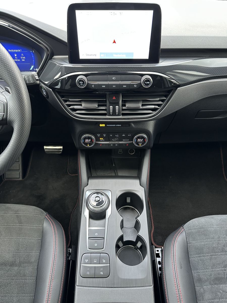 Fahrzeugabbildung Ford Kuga ST-Line X NAV+LED+PANORAMA+ACC+KAMERA+1HD