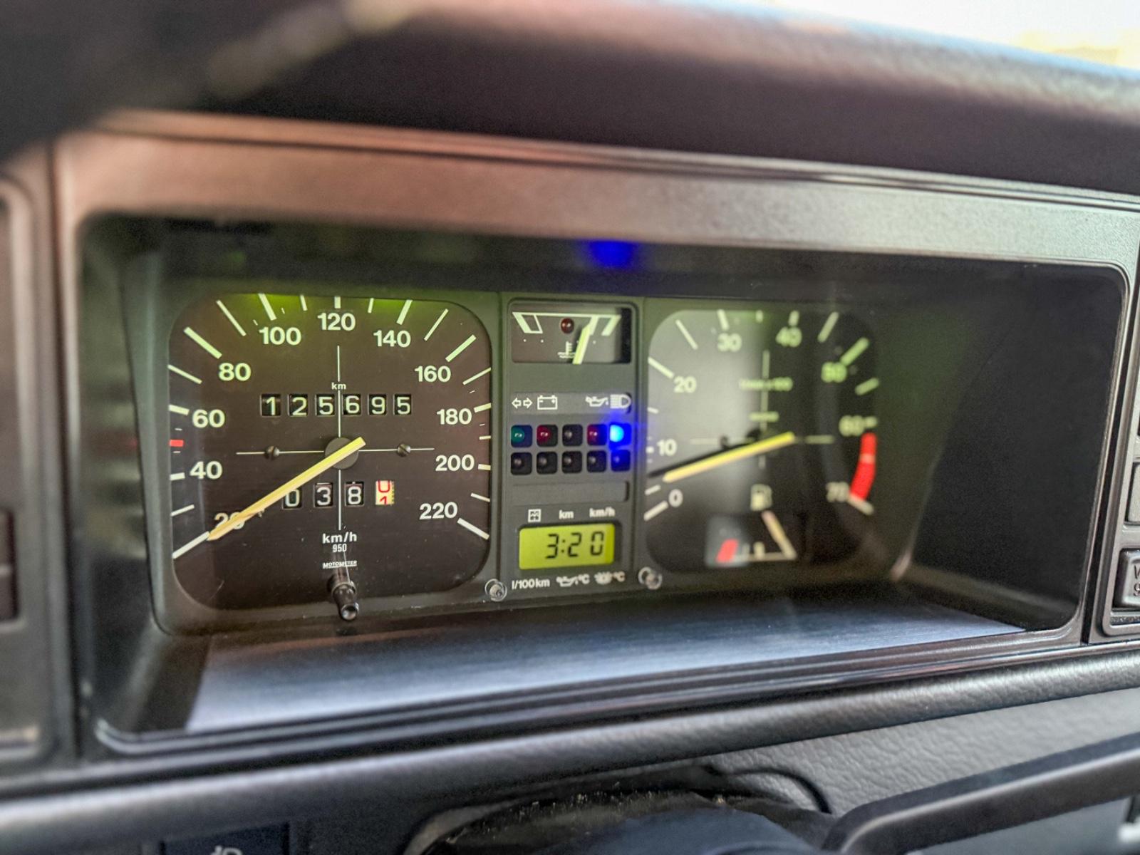 Volkswagen Golf1 Cabrio Aigner Sammlerzustand 