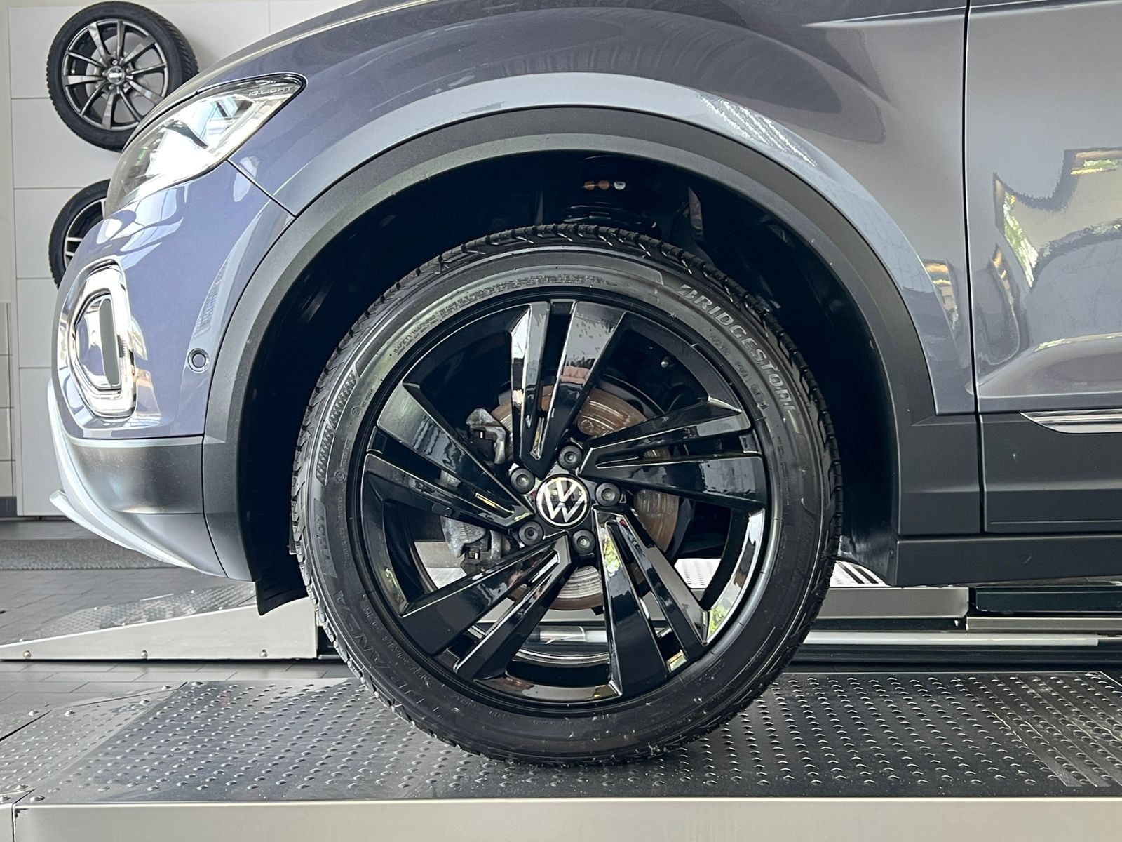 Fahrzeugabbildung Volkswagen T-Roc Cabriolet 1.5 TSI DSG *Black Style, AHK, L