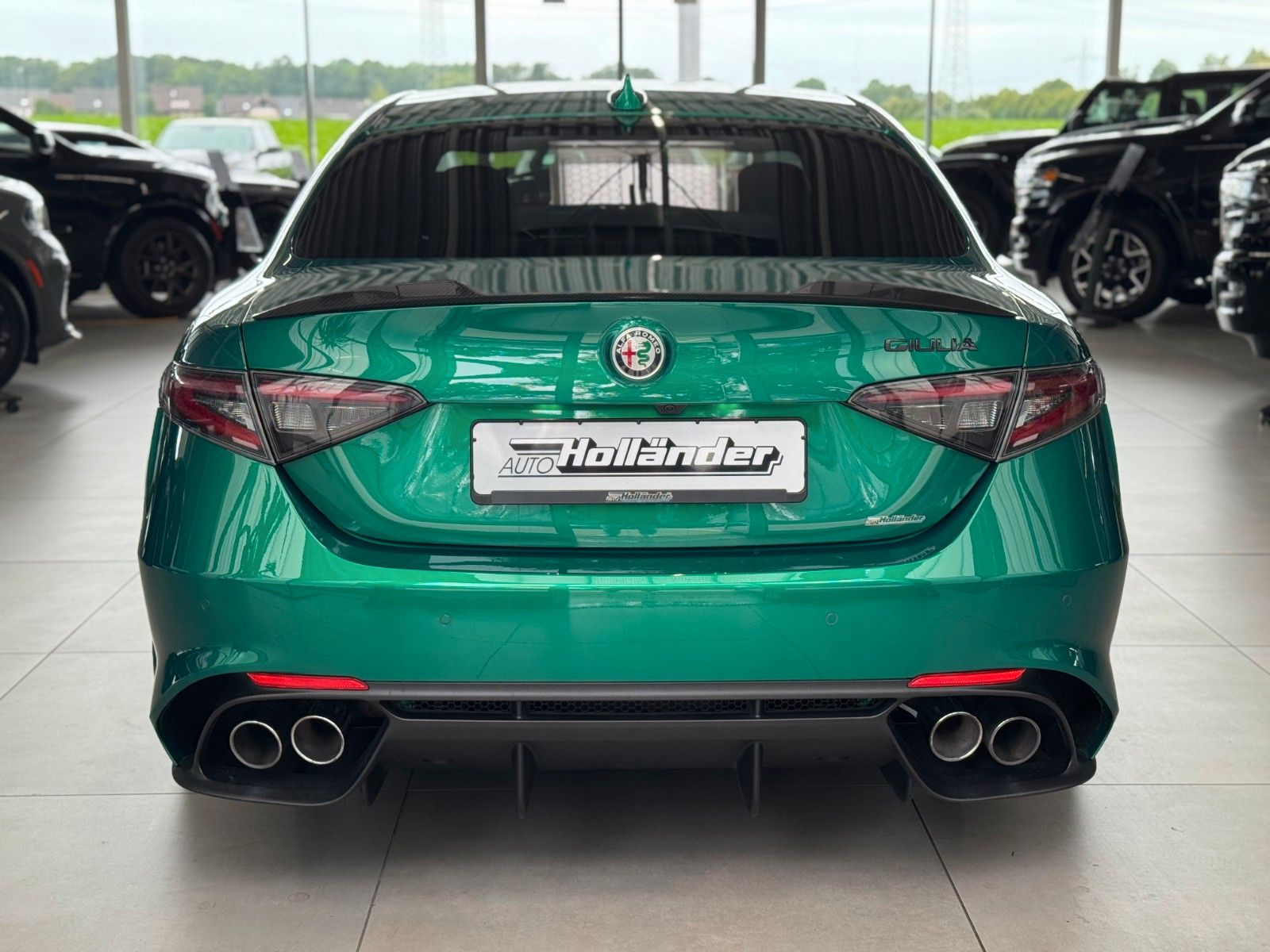 Fahrzeugabbildung Alfa Romeo Giulia 2.9 V6 Quadrifoglio "ACC Komfort-Paket"
