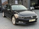 Volkswagen Passat Variant Highline*DSG*Leder*Panorama*AHK* - Volkswagen Passat mit Diesel-Antrieb: Schwarz, Kombi