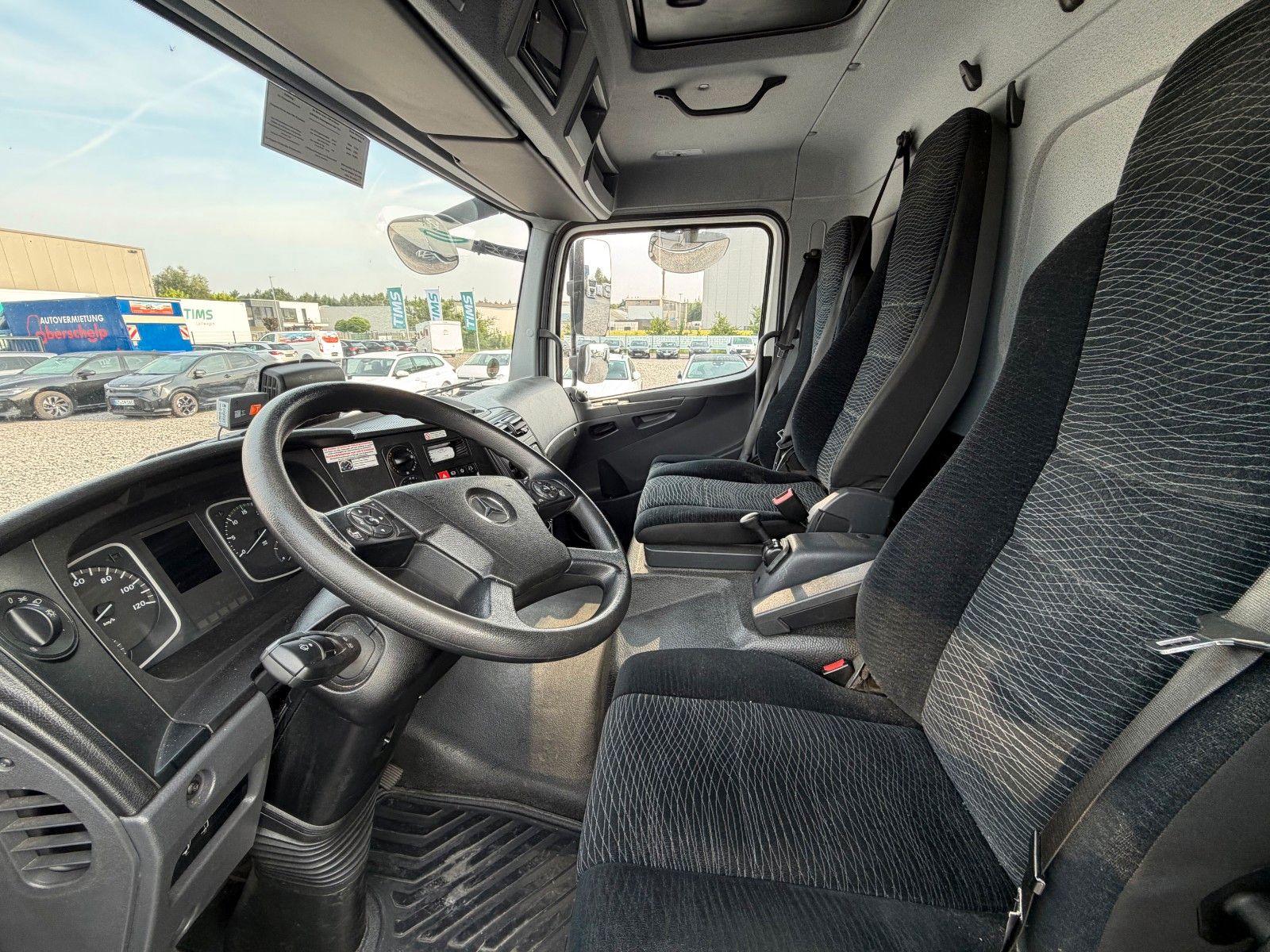 Fahrzeugabbildung Mercedes-Benz Atego 818 Koffer 7200 mm LBW Autom. Klima