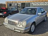 Mercedes-Benz E 240 Elegance AUTOMATIK* KLIMAANLAGE* - gebrauchte Mercedes-Benz E 240 aus dem Jahr 1998