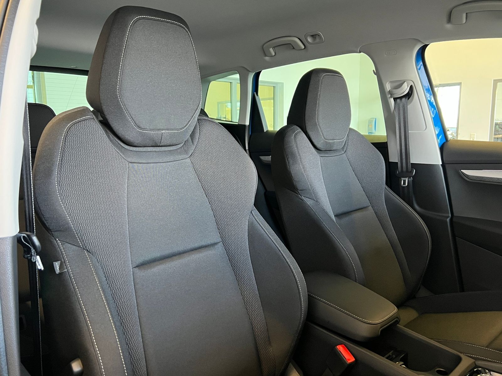 Fahrzeugabbildung SKODA Karoq DRIVE 1.5 TSI DSG *AHK, ACC, LED, Virtual