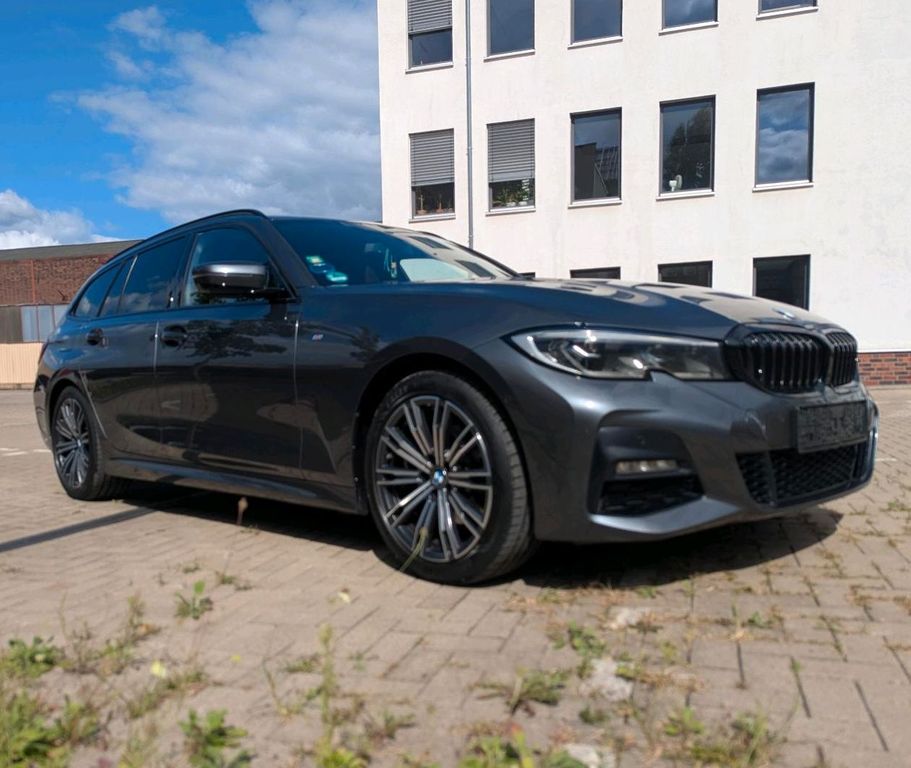 Image of BMW 320