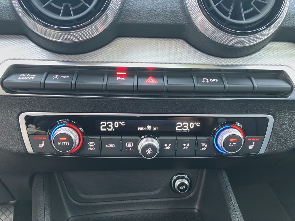 Fahrzeugabbildung Audi Q2 35 1.5 TFSI S line *MATRIX-LED*KAMERA*ACC