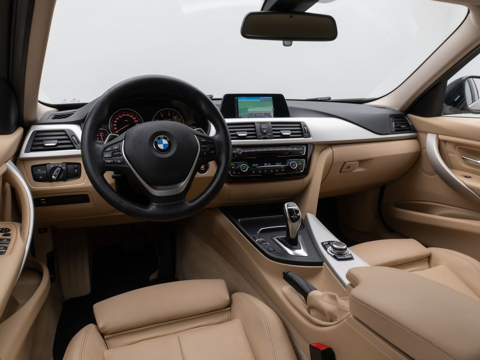 Fahrzeugabbildung BMW 320d xD PDC HUD Lenkrhzg Stop&Go Alarm Komfort