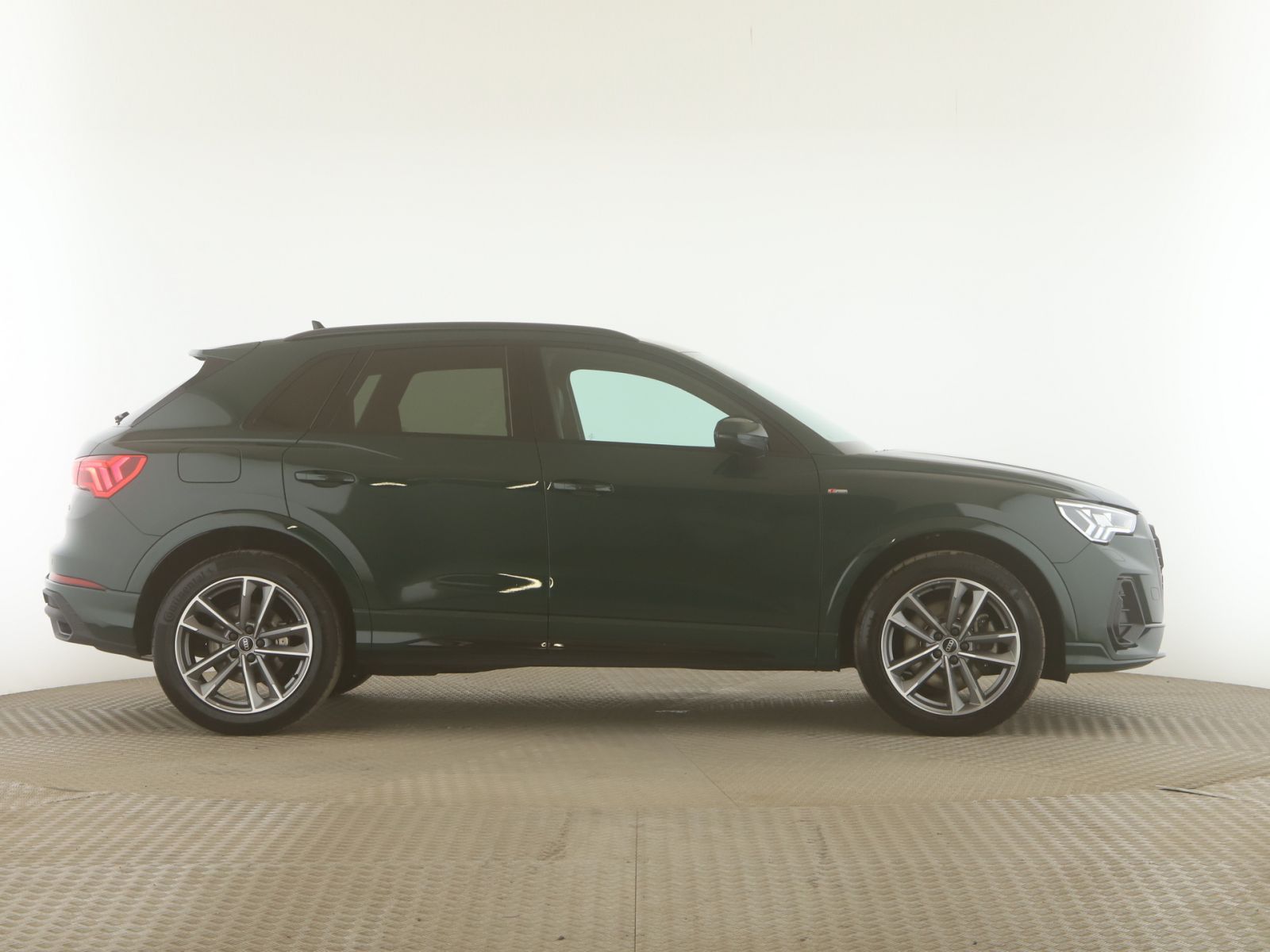 Audi Q3 45 TFSIe S line HYBRID+AHK+Matrix+PDC+SitzH+M foto 8