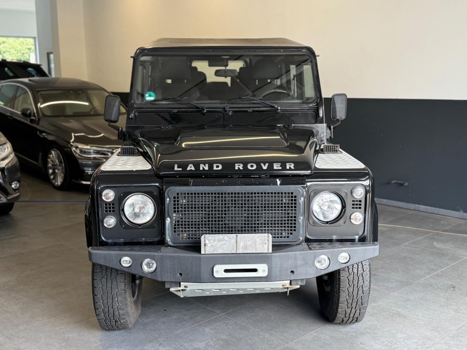 Land Rover Defender 110 SE 122ch - 1 ère main - 7 Places - Climatisation - Attelage