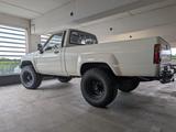 Toyota Hilux N60 Oldtimer - Toyota Hilux mit Benzin-Antrieb