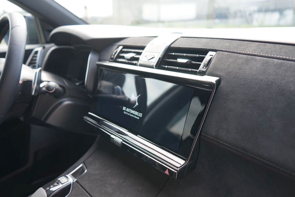 Fahrzeugabbildung DS Automobiles DS7 (Crossback) Performance Line + 360 Kamera
