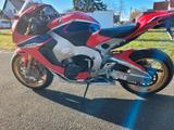 Honda CBR1000RR  - HONDA CBR