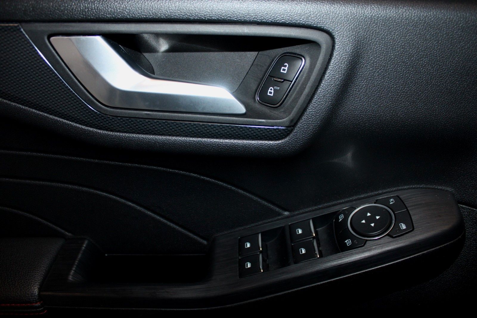 Fahrzeugabbildung Ford Kuga PHEV ST-Line NAVI DAB CAM WinterPaket