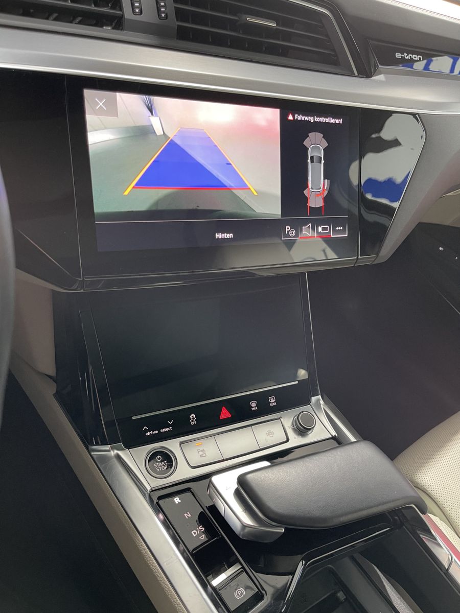 Fahrzeugabbildung Audi e-tron 55 Quattro*Pano*Cam*Leder*Optik*LED*B&O*