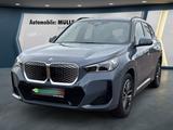 BMW iX1 20 eDrive M Sport, Pano Dach, AHK, Harman Ka
