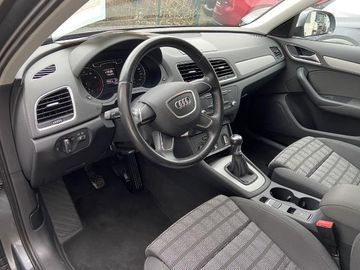 Bild 5 Audi Q3 1.4 TFSI - PDC hinten - SHZ - 8-fach Bereift