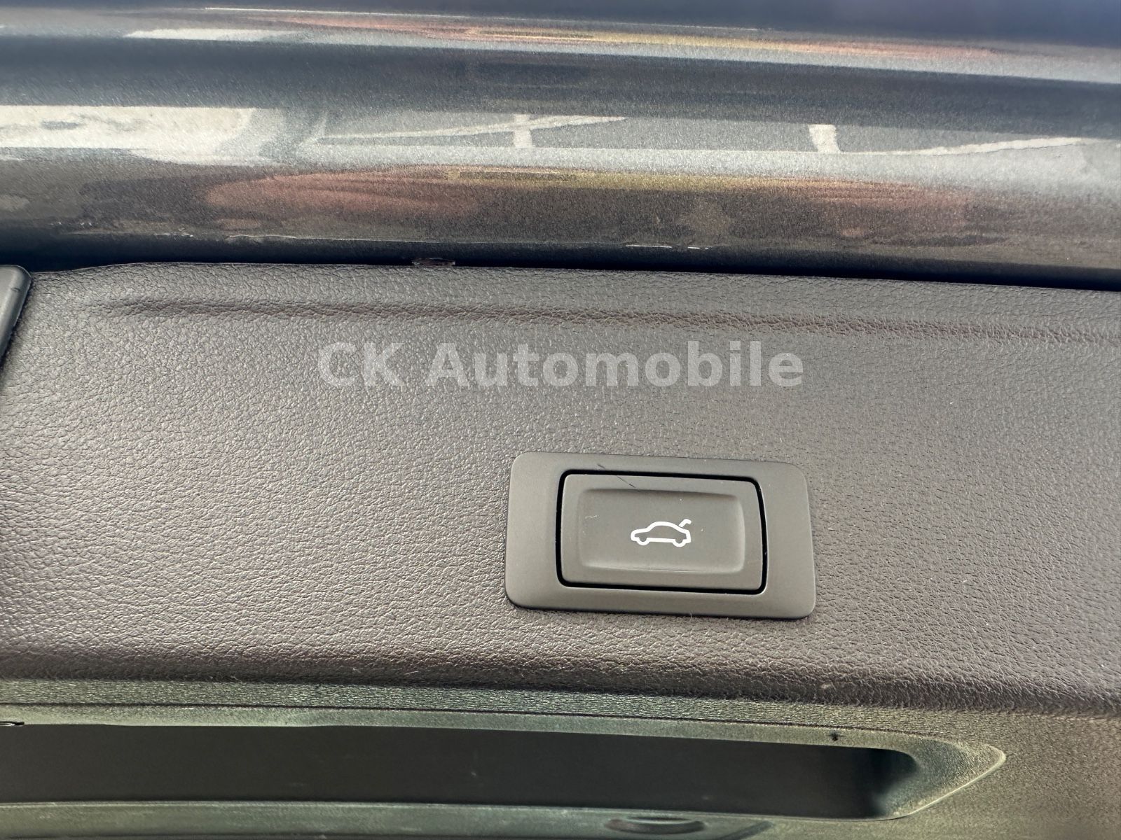 Fahrzeugabbildung Audi A4 Avant 40 TDI Quattro S-Line/Navi/LED/ACC