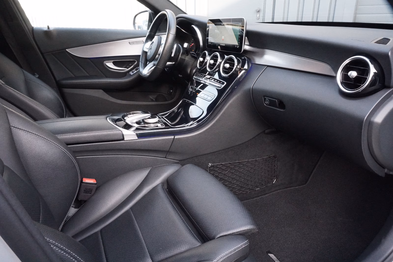 Mercedes-Benz C 300T AMG Multib RFK PANO SHZ NAV Ambiente ACC