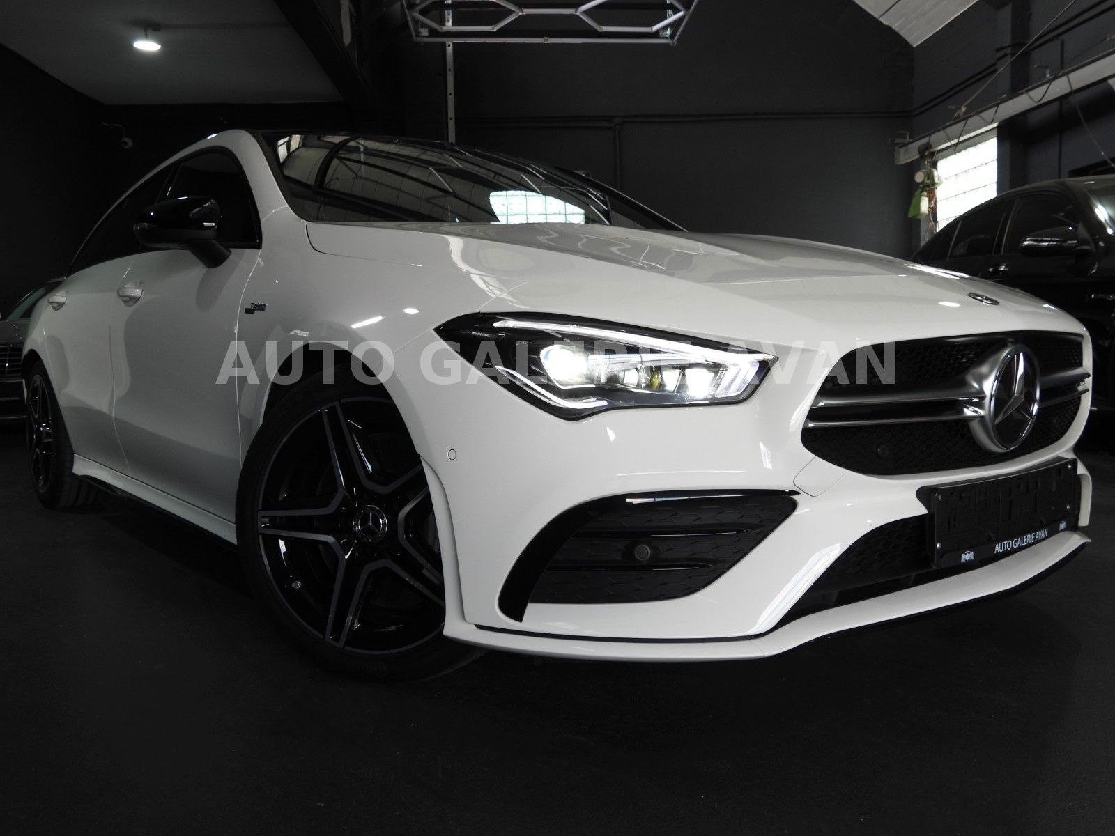 Mercedes-Benz CLA 35 AMG SHOOTING BRAKE 4M imagem 2