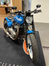Triumph Bonneville Bobber 2019 + Extras erst 3000km - TRIUMPH BONNEVILLE BOBBER